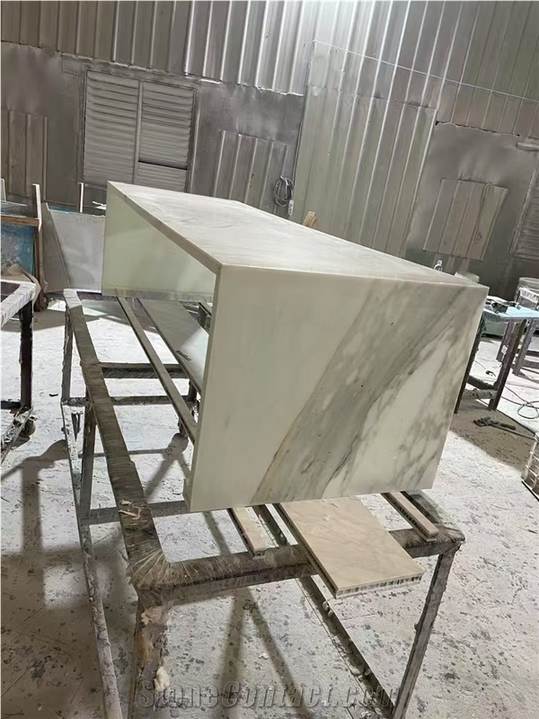 Prefab Artificial Quartz Calacatta White Island Tops