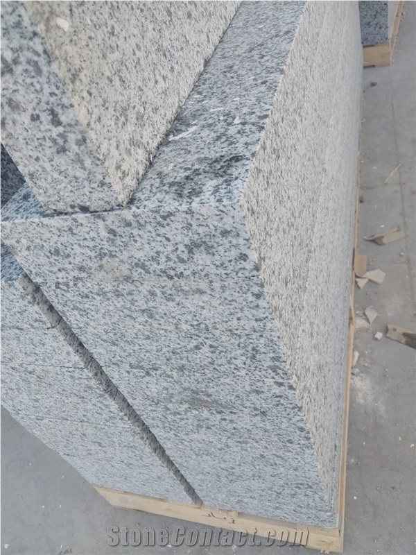 New Halayeb Granite Monumental Thick Slabs