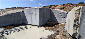 Sable Black Granite Quarry