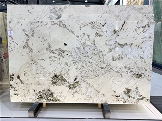 Alpinus Big Crystal With Some Green Feathers Granite Slabs Alpinus Big Crystal With Some Green Feathers Granite Slabs