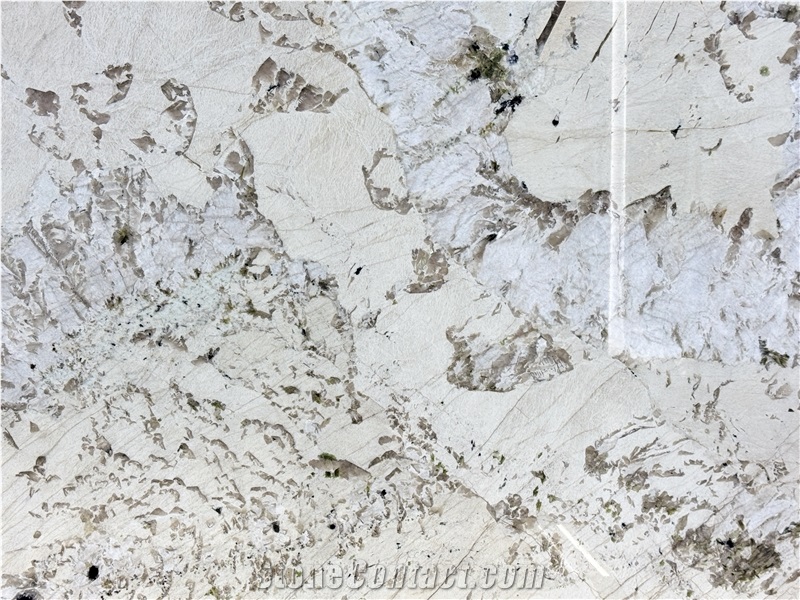 Alpinus Big Crystal With Some Green Feathers Granite Slabs