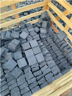 China Durable Zhangpu Black Basalt Split Cobble Stone China Durable Zhangpu Black Basalt Split Cobble Stone