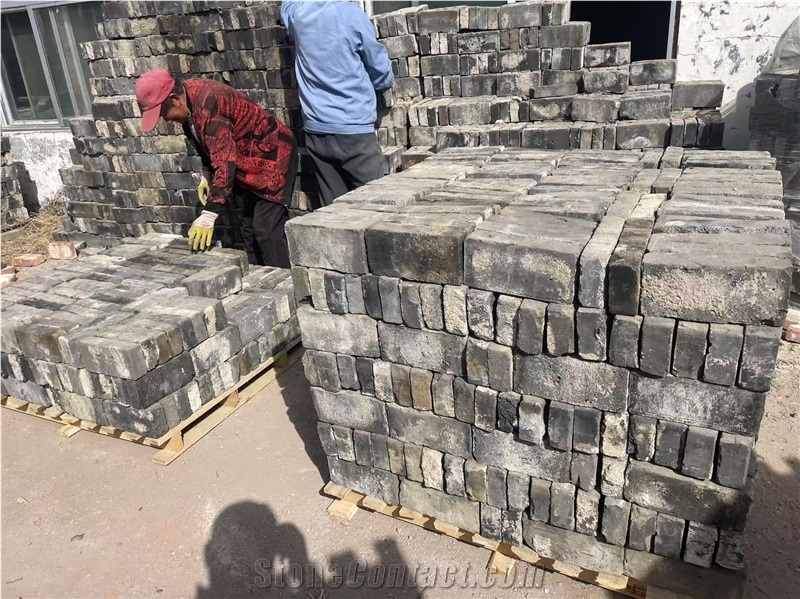 Tumbled Blue Reclaimed Bricks