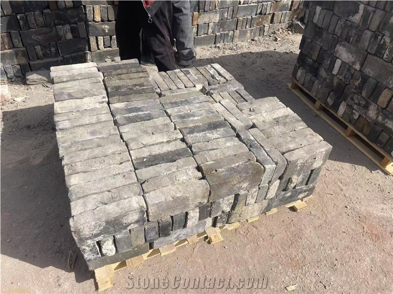 Tumbled Blue Reclaimed Bricks