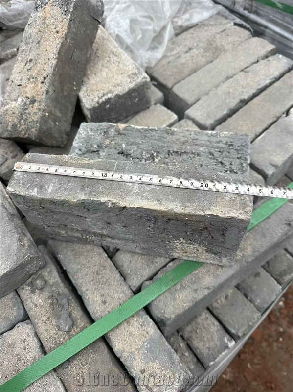 Tumbled Blue Reclaimed Bricks