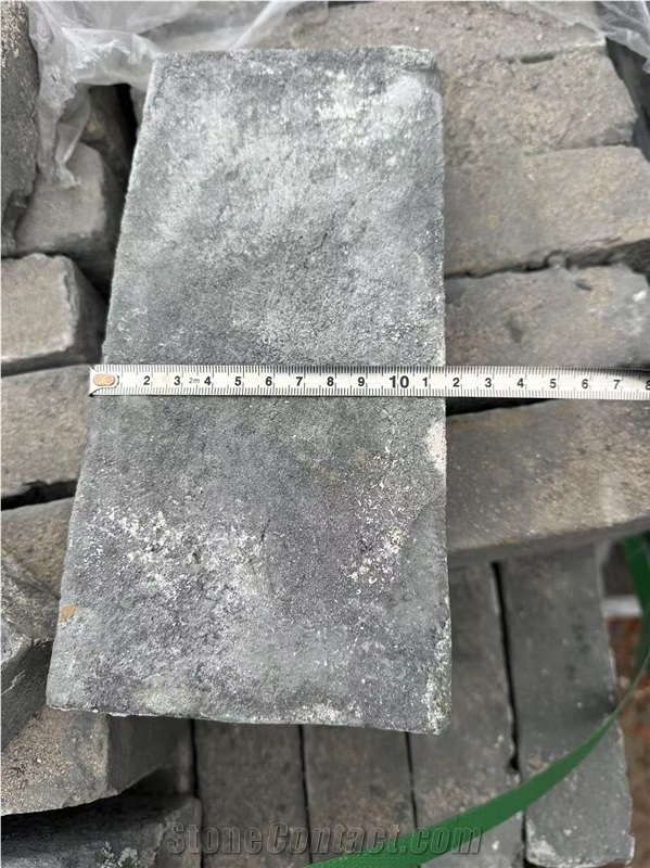 Tumbled Blue Reclaimed Bricks