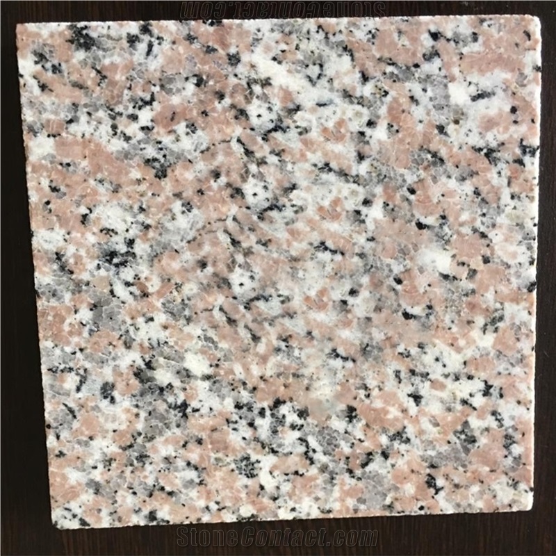 Rosa Al Nasr Granite Slabs