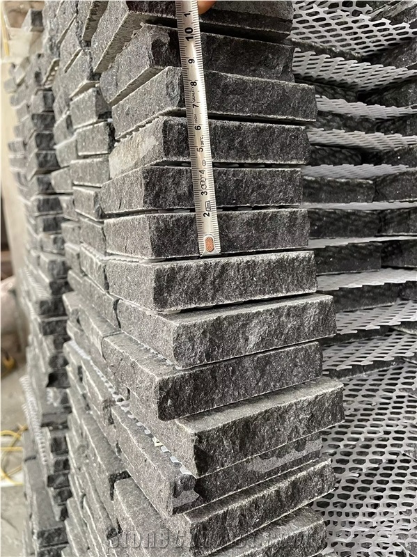 G684 Black Basalt Paving Setts