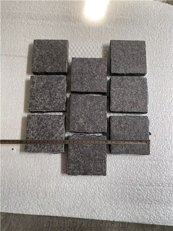 G684 Black Basalt Paving Setts