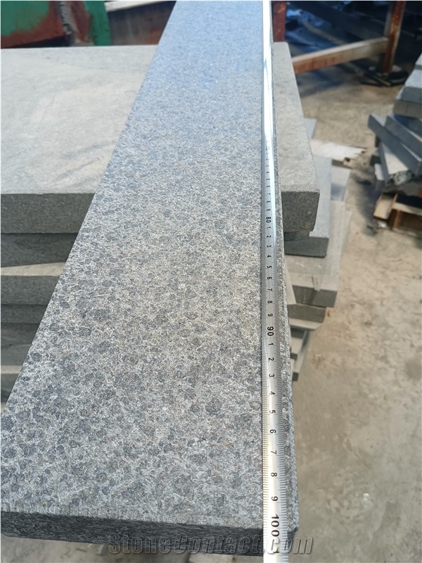 G684 Fuding Black Basalt Flamed Kerbstone