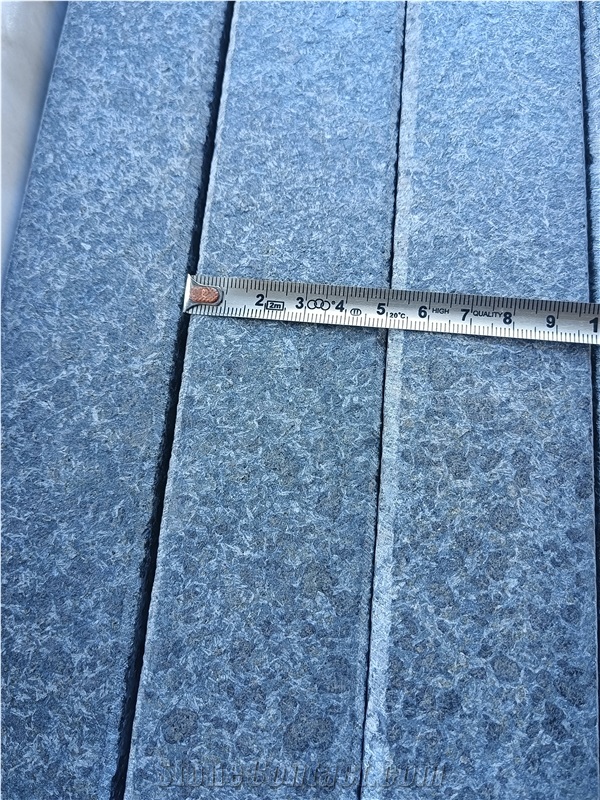 G684 Fuding Black Basalt Flamed Kerbstone