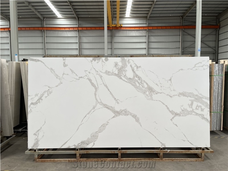 White Calacatta Large-Format Sintered Stone