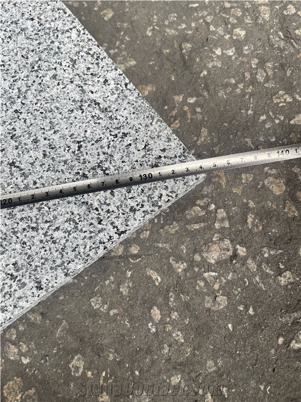 China Hainan G654 Granite Flamed Tiles