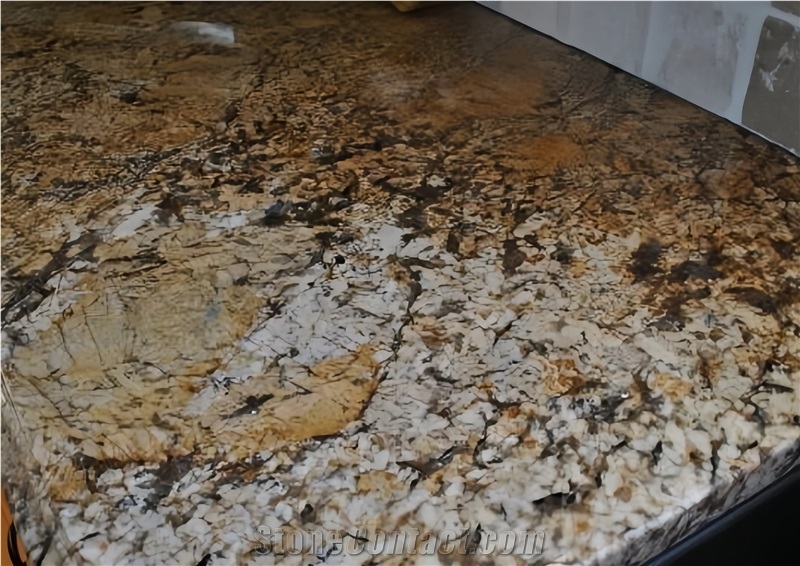 Polished Granito Giallo Palmeiras Slabs