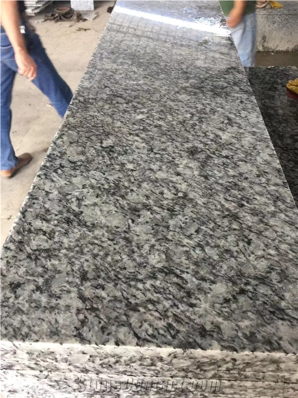 Spray White Granite Slabs
