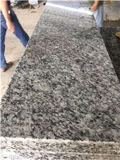 Spray White Granite Slabs