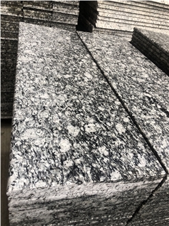 Spray White Granite Slabs