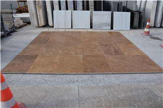 Noche Tumbled Travertine Tiles