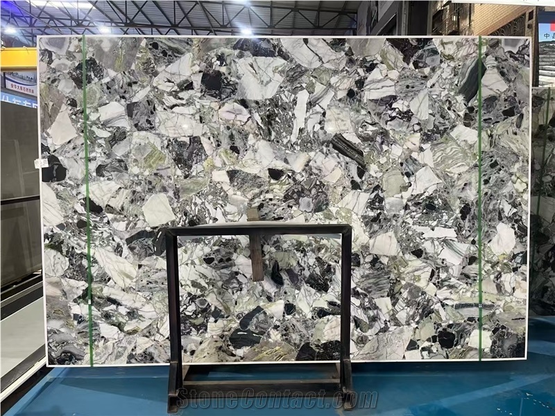 China Emerald Marble Slab For Cutting Floor Tiles