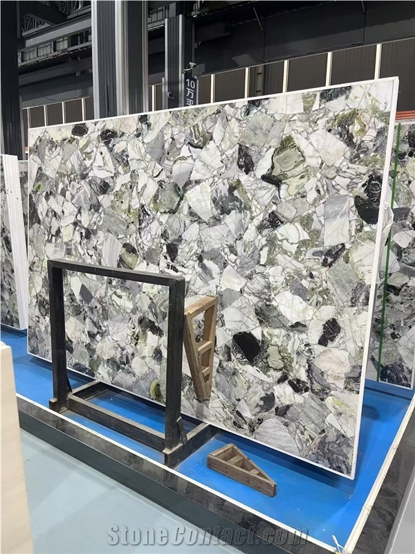 China Emerald Marble Slab For Cutting Floor Tiles