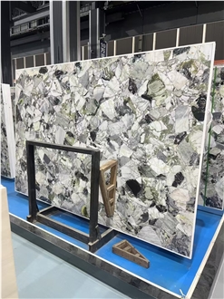 China Emerald Marble Slab For Cutting Floor Tiles