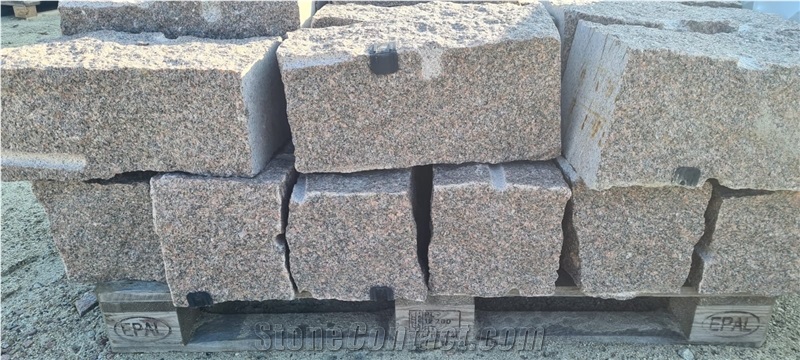 Bohus Red Granite Rough-Split Wallstone