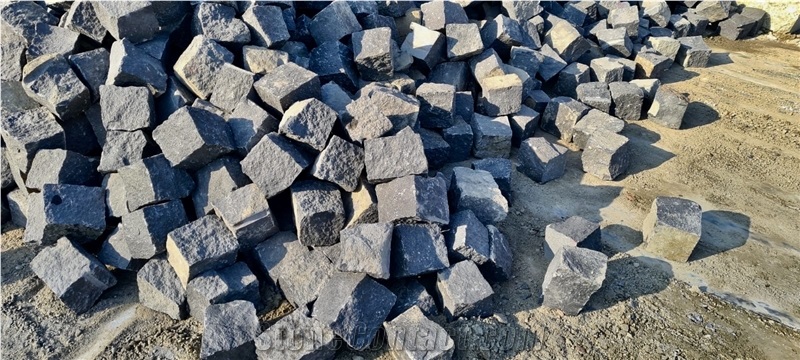 Ebony Black Swedish Granite Cobblestones Rough-Split