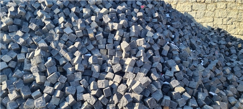 Ebony Black Swedish Granite Cobblestones Rough-Split