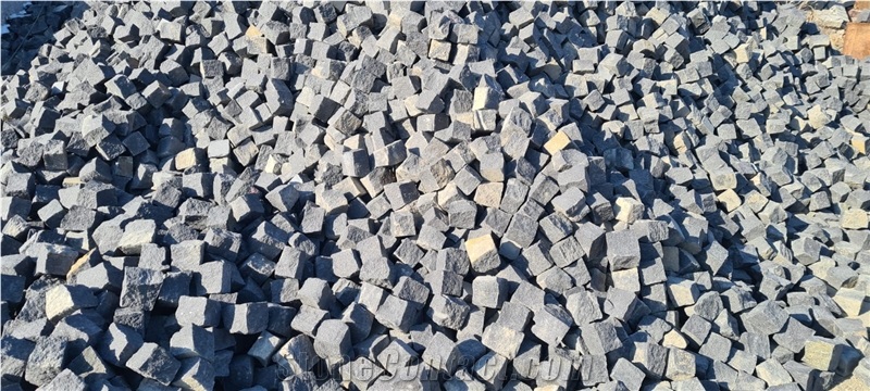 Ebony Black Swedish Granite Cobblestones Rough-Split