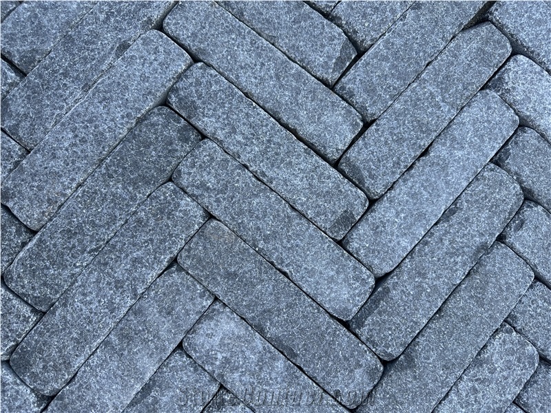 Limestone Mosaic Herringbone Pattern Tumbled