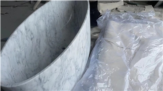 Oval Design Statuario Carrara Marble Bathtub For Spa Resorts