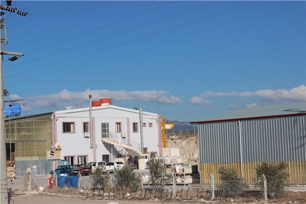 MELKOP TRAVERTINE MARBLE