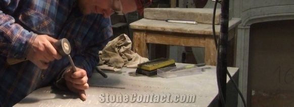 Roluna Stone