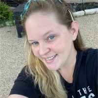  Nicole Crow 