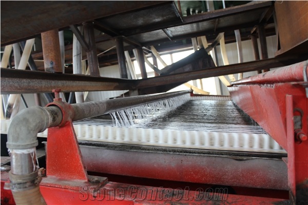 Zhangjiakou Xuanhua Ju Hong Abrasion Resistant Material Distribution Co., Ltd