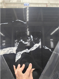 5090 Calacatta Nero Quartz Slabs