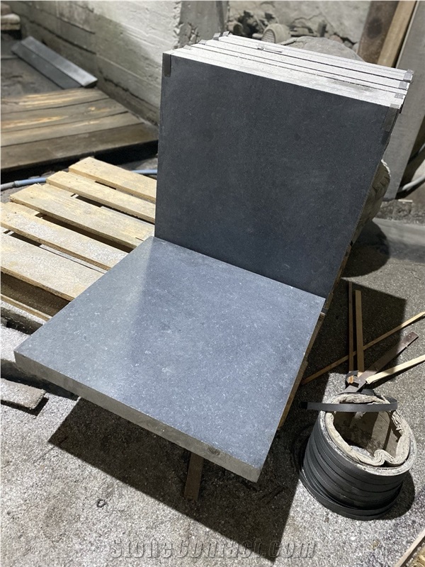 Kometa Black Granite Slabs