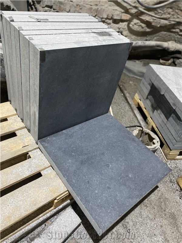 Kometa Black Granite Slabs