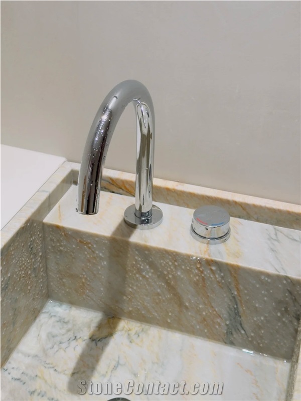 Custom Calacatta Macaubas Quartzite Bathroom Countertop