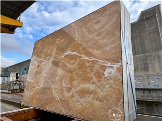 Onice Mango Onyx Slabs