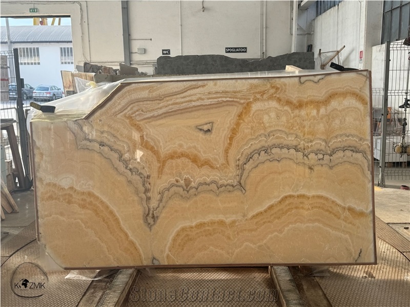 Onice Miele Slabs
