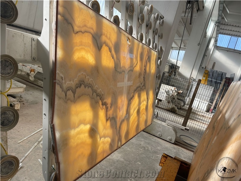 Onice Miele Slabs
