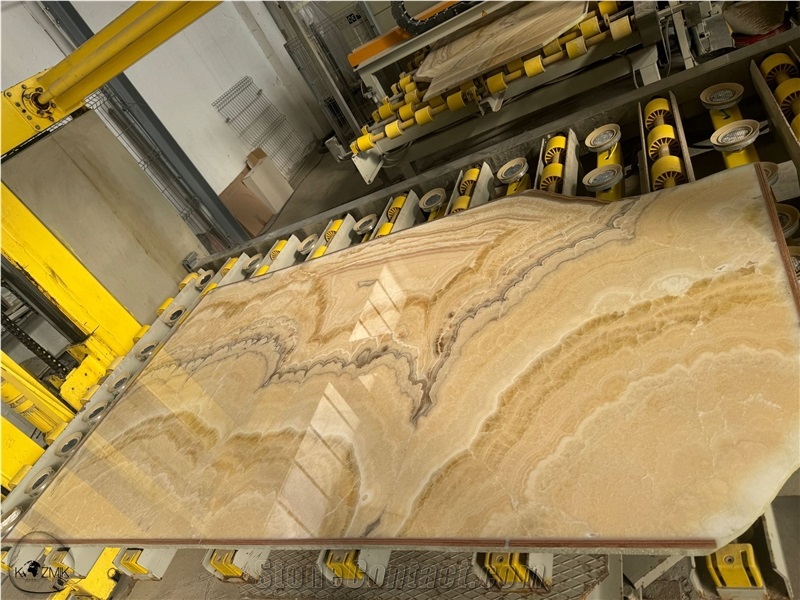 Onice Miele Slabs