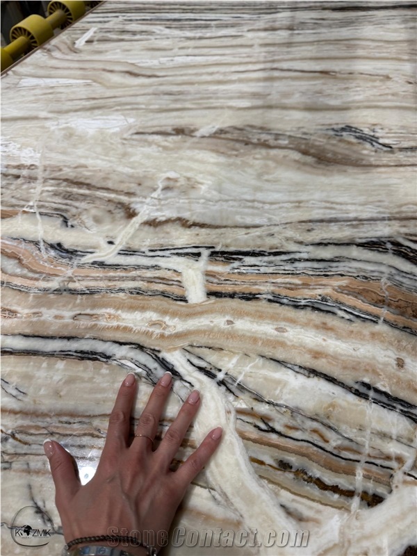 Traveronyx Slabs