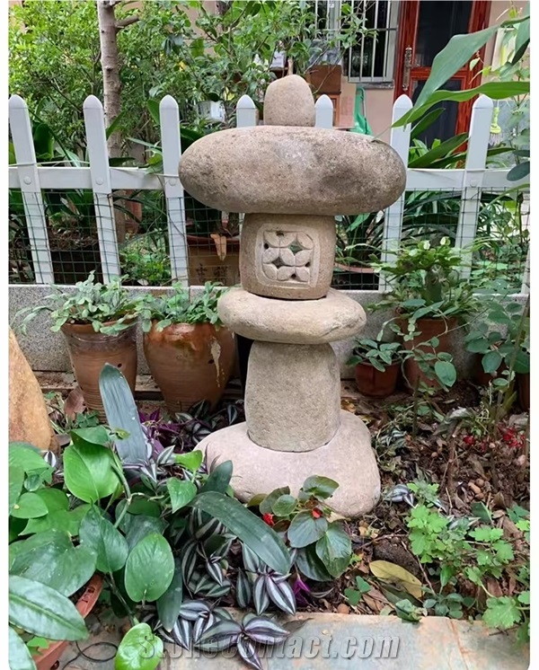 Natural River Stone Lanterns