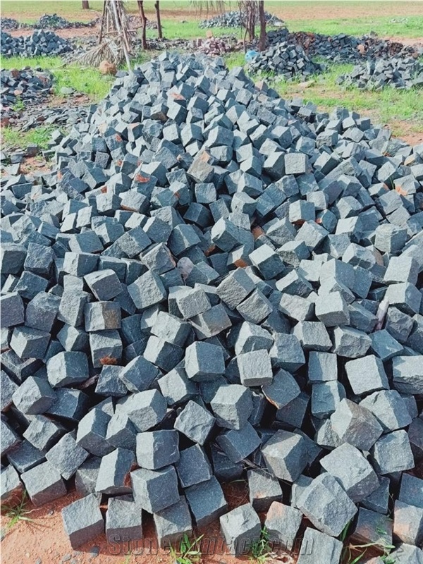 Black Granite Cobblestone