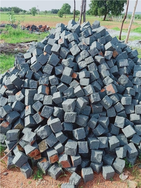 Black Granite Cobblestone