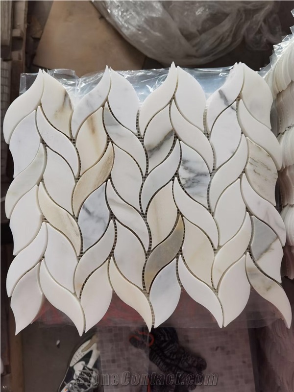 Water-Jet Inlay Chipped Carrara Mosaic Pattern For Bathroom