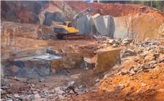 MU Black Granite Blocks From Quarry