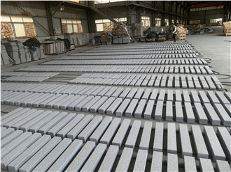 Porphyry Paving Stone Exhibiting Anti - Slip Surface